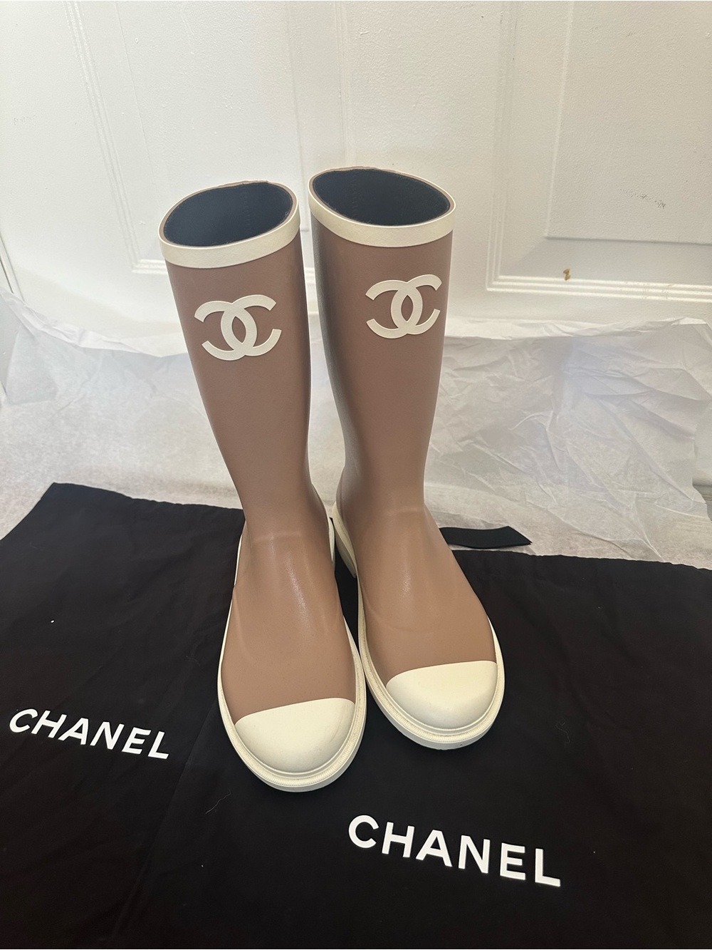 Chanel Women's Beige & White Rain Boots